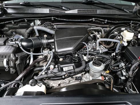 Used 2017 Toyota Tacoma SR image 30