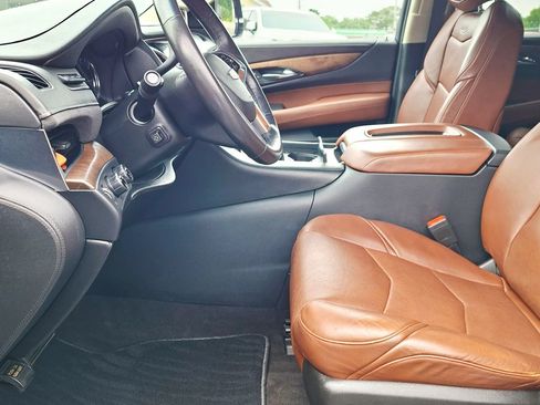 Used 2020 Cadillac Escalade Luxury AWD/4WD image 10