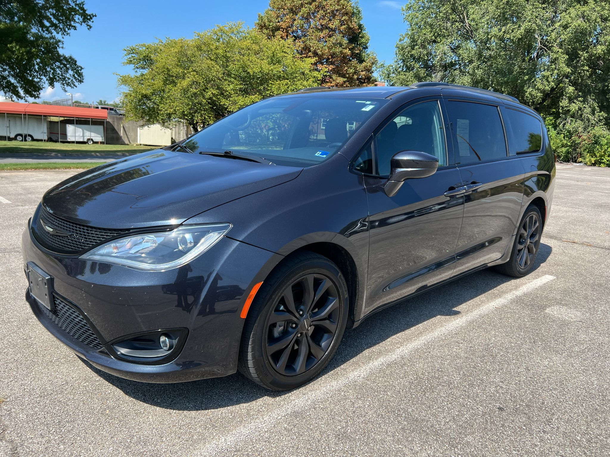 Used 2019 Chrysler Pacifica Touring Plus w/ S Appearance Package FWD image 7