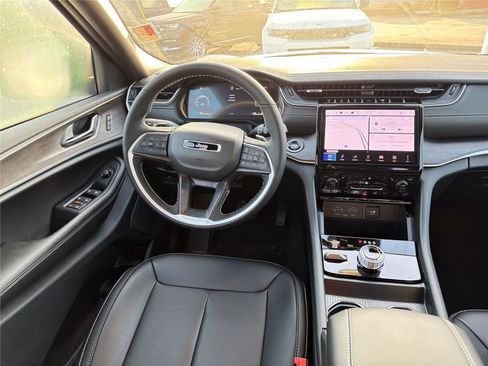 New 2025 Jeep Grand Cherokee Limited w/ Black Appearance Package image 24