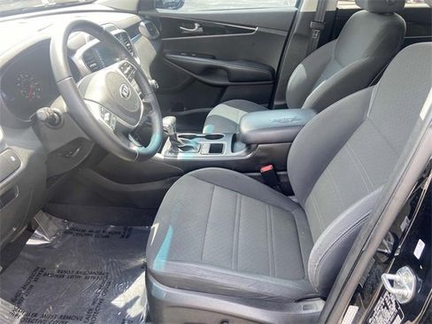 Used 2020 Kia Sorento S image 9