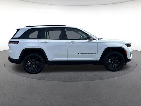 Certified 2025 Jeep Grand Cherokee Limited w/ Black Appearance Package AWD/4WD image 7