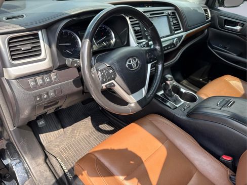 Used 2018 Toyota Highlander Limited Platinum AWD/4WD image 14