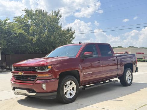 Used 2017 Chevrolet Silverado 1500 LT w/ All Star Edition AWD/4WD image 1