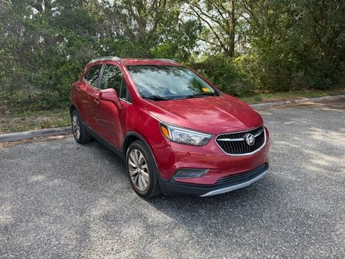 Used 2020 Buick Encore Preferred FWD image 2