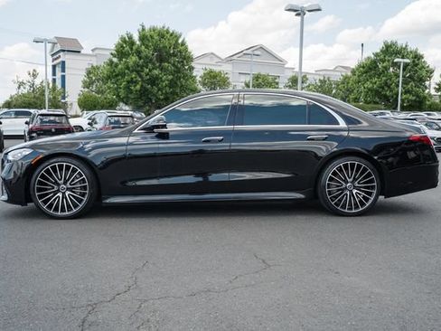 Certified 2022 Mercedes-Benz S 500 4MATIC w/ AMG Line Package image 4