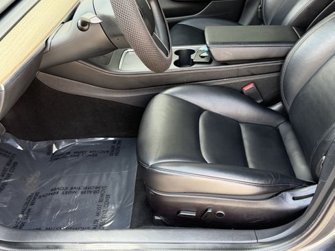 Used 2022 Tesla Model 3 Standard Range RWD image 18