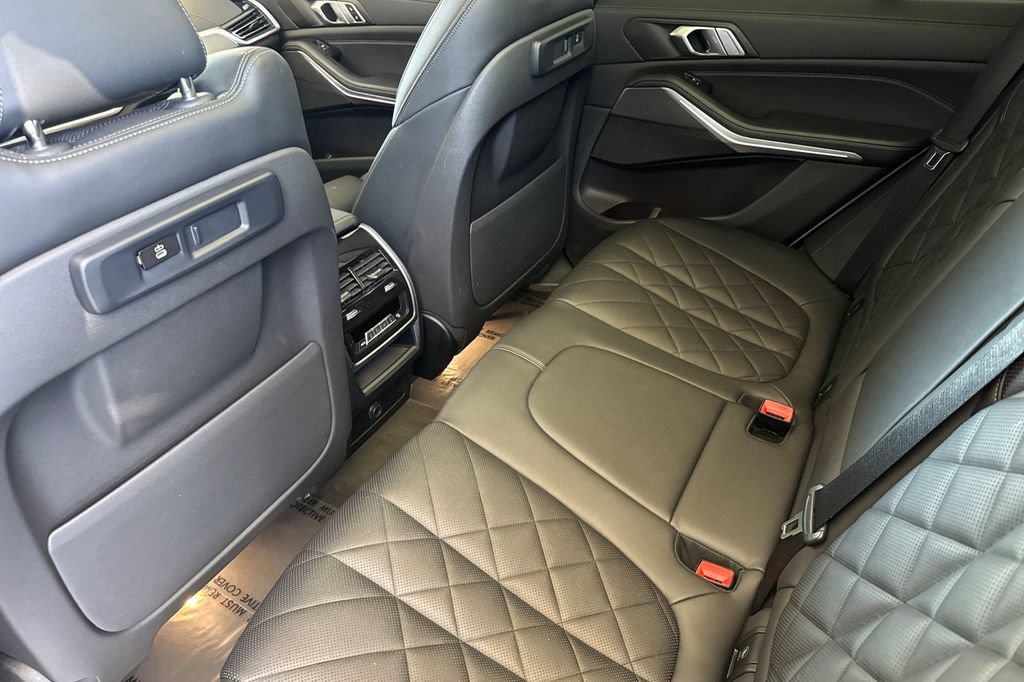 Used 2023 BMW X5 sDrive40i w/ M Sport Package RWD image 11