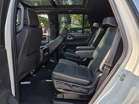 Used 2022 GMC Yukon SLT w/ SLT Premium Package AWD/4WD image 13
