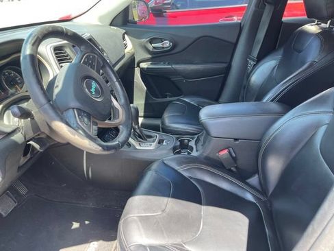 Used 2016 Jeep Cherokee Latitude FWD image 5