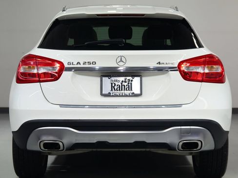 Used 2019 Mercedes-Benz GLA 250 4MATIC image 2