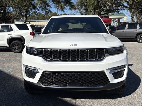 New 2025 Jeep Grand Cherokee Limited image 10