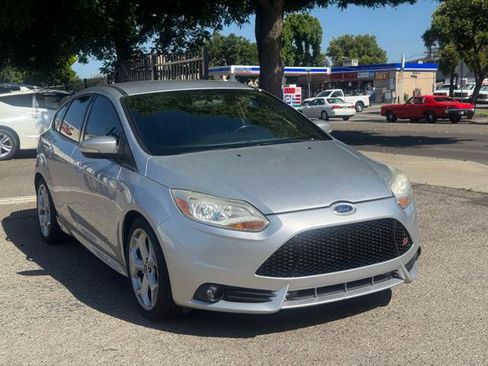 Used 2014 Ford Focus ST FWD image 5