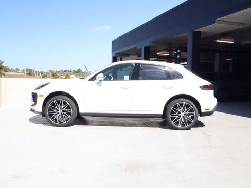 New 2026 Porsche Macan AWD/4WD image 2