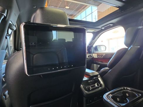 Used 2020 Lincoln Navigator Reserve AWD/4WD image 36