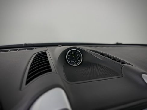 Used 2016 Porsche Cayenne S image 32