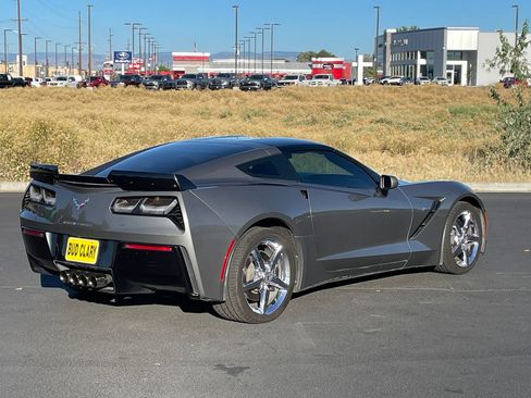 Used 2015 Chevrolet Corvette Stingray Coupe RWD image 3