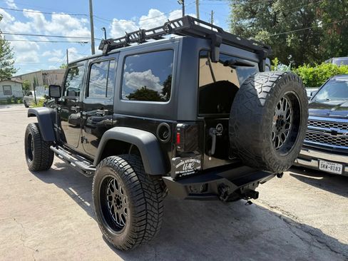 Used 2017 Jeep Wrangler Unlimited Sport w/ Quick Order Package 24S AWD/4WD image 5