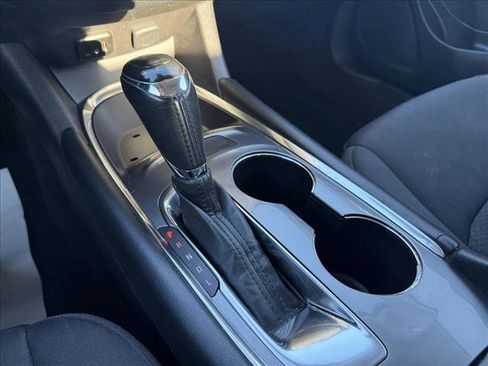 Used 2016 Chevrolet Malibu LT image 16