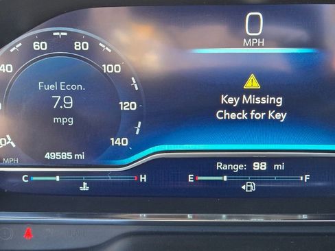 Used 2024 Chevrolet Suburban LT image 23