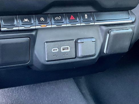 Used 2024 Chevrolet Silverado 1500 Custom image 17