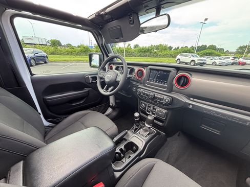 Used 2023 Jeep Wrangler Unlimited Sport AWD/4WD image 35