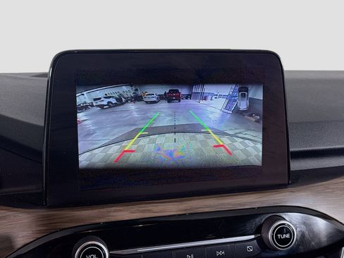 Used 2020 Ford Escape Titanium image 19