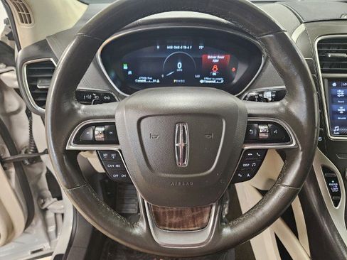 Used 2019 Lincoln Nautilus Reserve image 44