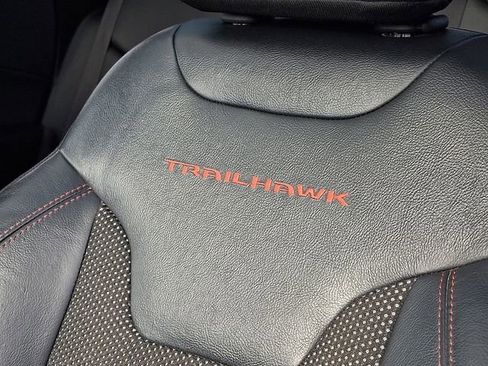 Used 2018 Jeep Compass Trailhawk w/ Navigation Group image 30