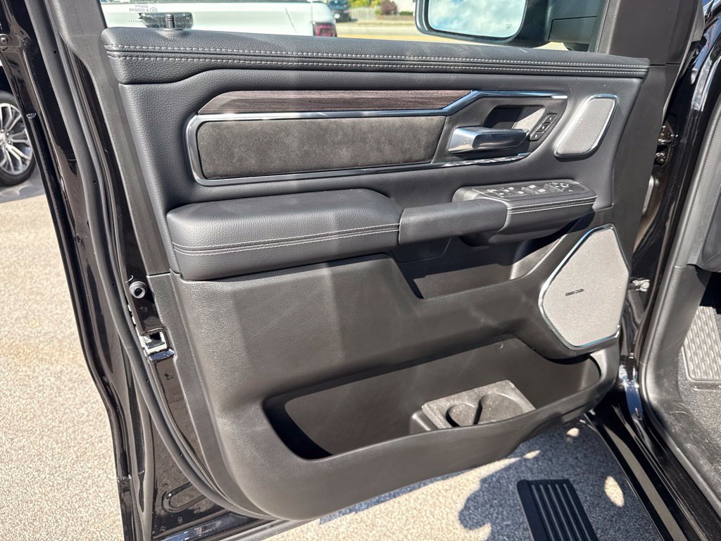 New 2027 RAM 1500 Laramie AWD/4WD image 18