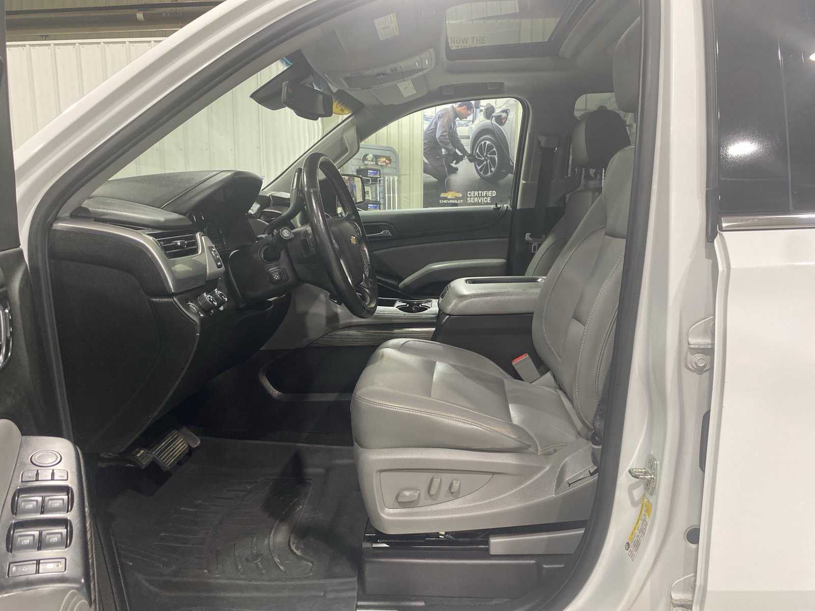 Used 2018 Chevrolet Suburban LT AWD/4WD image 19