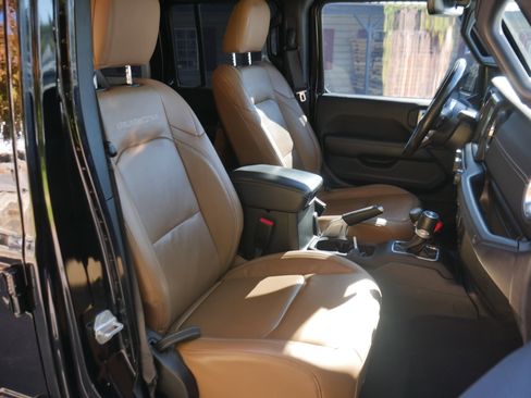 Used 2021 Jeep Wrangler Unlimited Rubicon w/ Steel Bumper Group image 33