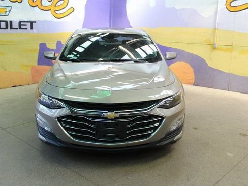 Used 2023 Chevrolet Malibu LT FWD image 3