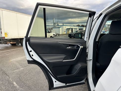 Used 2024 Toyota RAV4 XLE image 10