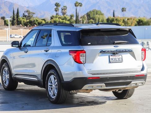 Used 2024 Ford Explorer XLT w/ Equipment Group 202A image 8