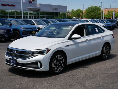 Certified 2024 Volkswagen Jetta SEL FWD image 3