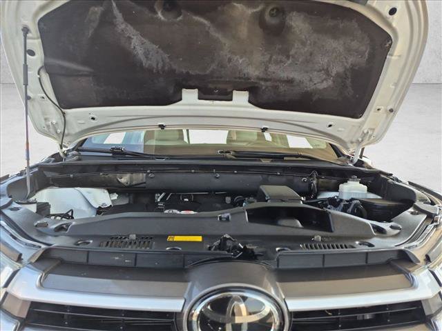Used 2019 Toyota Highlander XLE AWD/4WD image 24