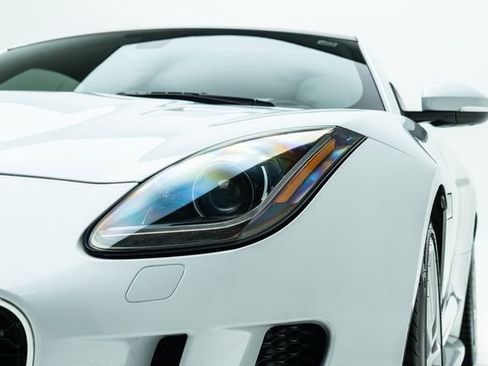 Used 2016 Jaguar F-TYPE R image 11