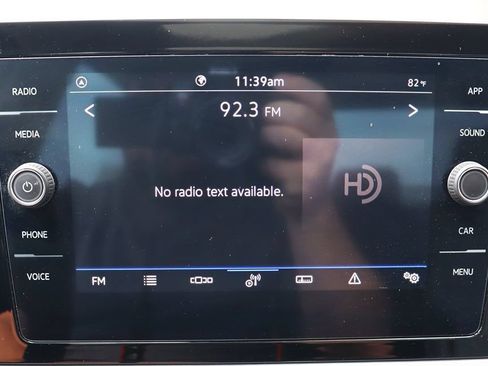 Used 2025 Volkswagen Jetta SE FWD image 46
