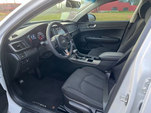 Used 2018 Kia Optima LX image 10