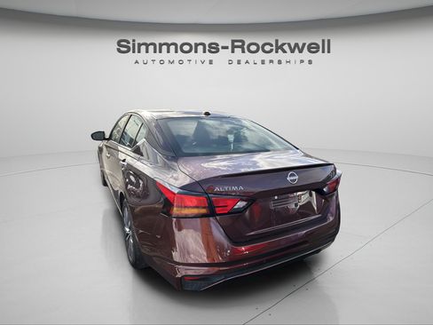 Used 2025 Nissan Altima 2.5 SV image 6