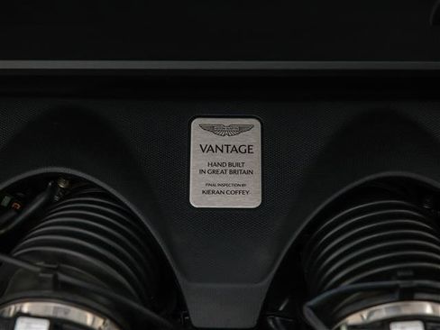Used 2025 Aston Martin V8 Vantage Coupe image 17