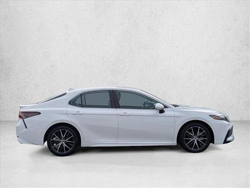 Certified 2023 Toyota Camry SE image 4