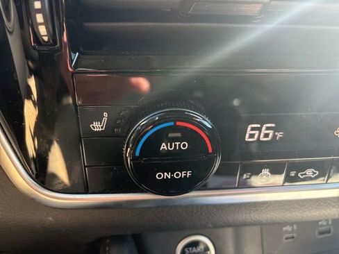 Used 2023 Nissan Rogue SL image 29