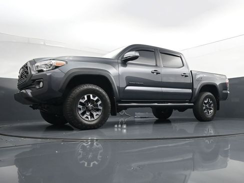 Used 2020 Toyota Tacoma TRD Off-Road AWD/4WD image 30