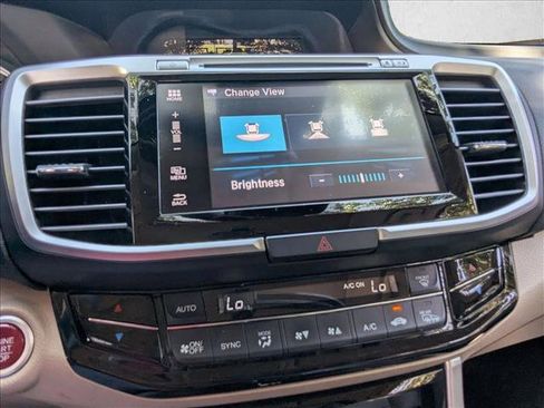 Used 2017 Honda Accord EX-L image 12