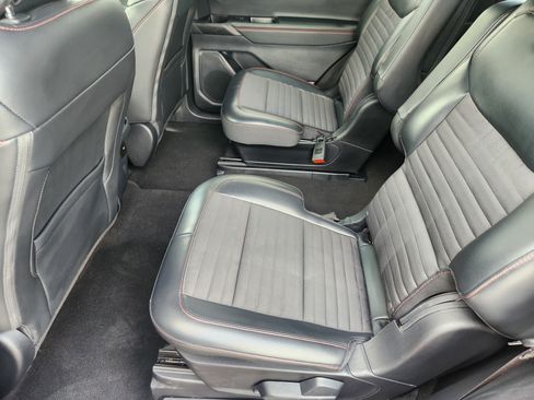 Certified 2025 Ford Explorer ST-Line AWD/4WD image 30