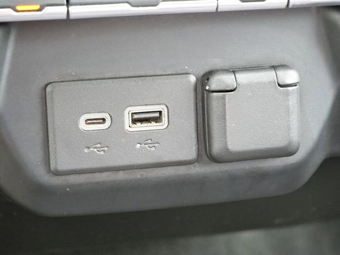 Used 2020 Chevrolet Silverado 1500 LT image 38