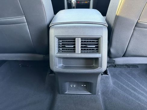 Used 2022 Volkswagen Atlas Cross Sport SE w/ Black Wheel Package FWD image 20