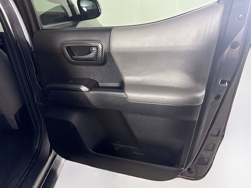 Used 2021 Toyota Tacoma SR w/ SR Convenience Package image 27